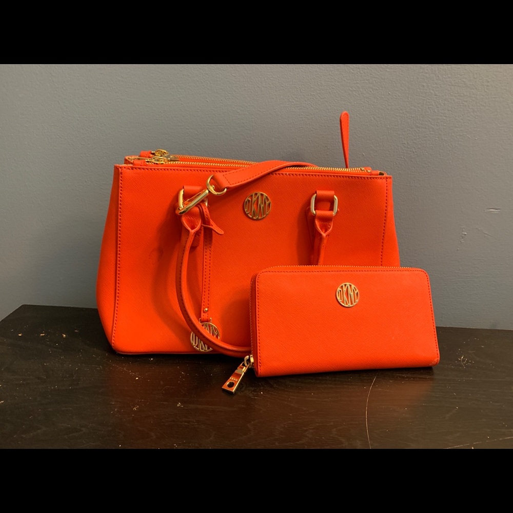 DKNY purse and matching wallet